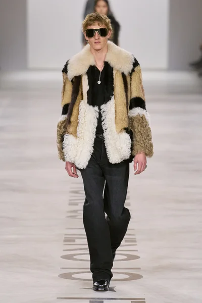 Look 38